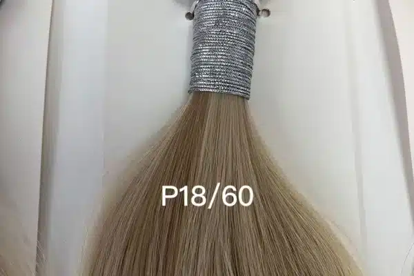 Hand tied weft flat seam detail for fine hair placement